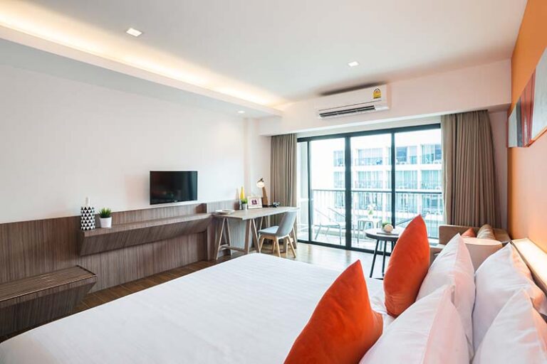 Hotel J Pattaya: Deluxe Premier Pool View (J Inspired Wing)