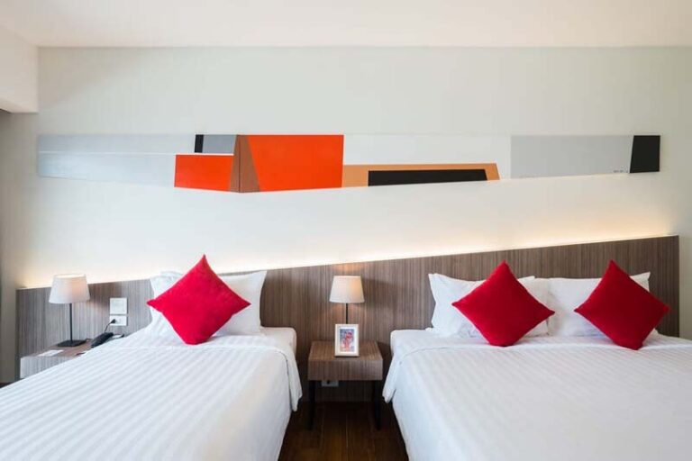 Hotel J Pattaya: Deluxe Premier Triple Pool View (J Inspired Wing)