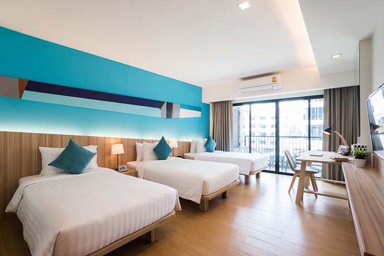 Hotel J Pattaya: Deluxe Premier Triple Pool View (J Inspired Wing)