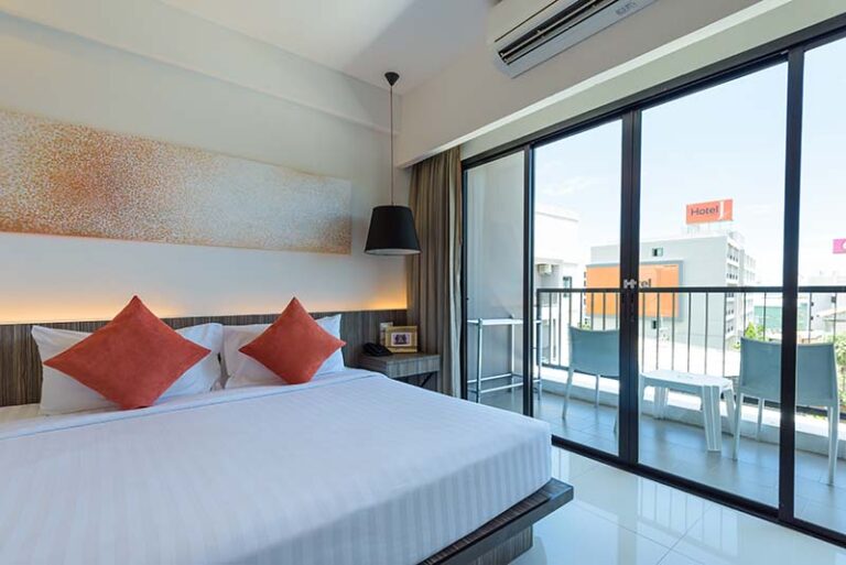 Hotel J Pattaya: Deluxe Pool View (J Residence)