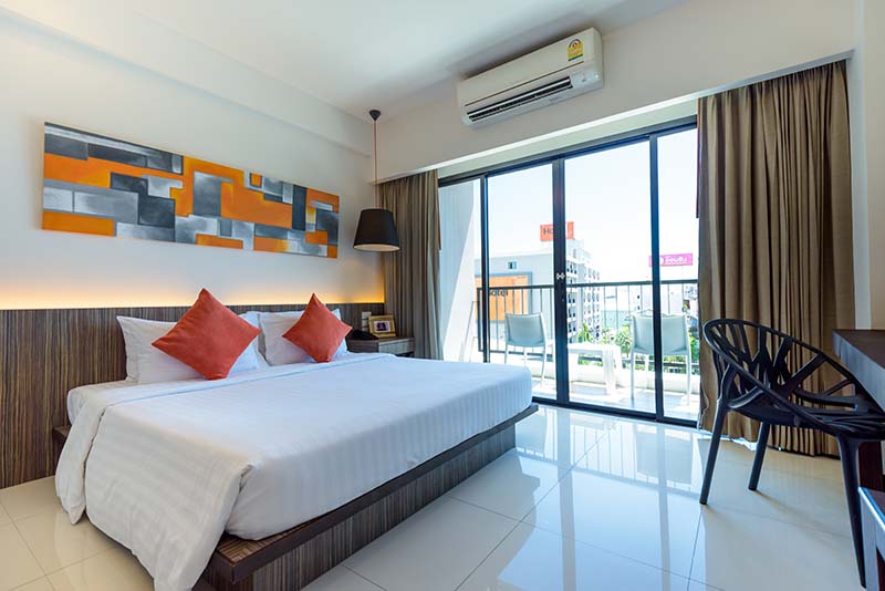 Hotel J Pattaya: Deluxe Pool View (J Residence Wing)
