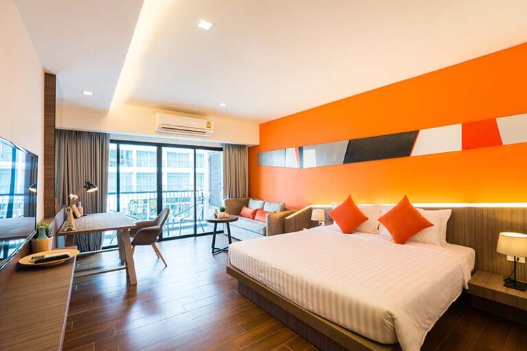 Hotel J Pattaya: Deluxe Premier Pool View Plus (J inspired Wing)