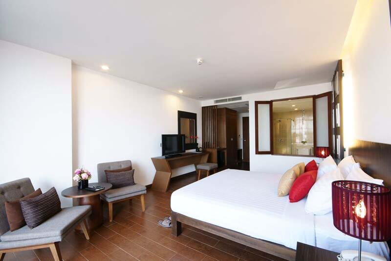 Hotel J Pattaya: Deluxe Pool View (J Main Wing)